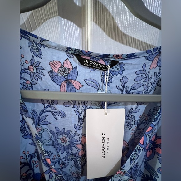 BloomChic periwinkle floral border print dress. Short belled sleeves and v-neck! - Picture 3 of 6